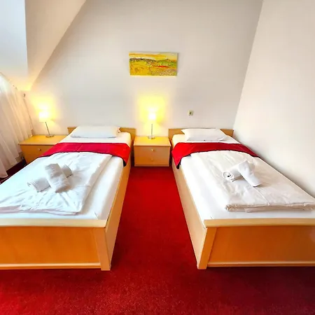 Bluemchen Am Kiesgrube Guest house Dresden